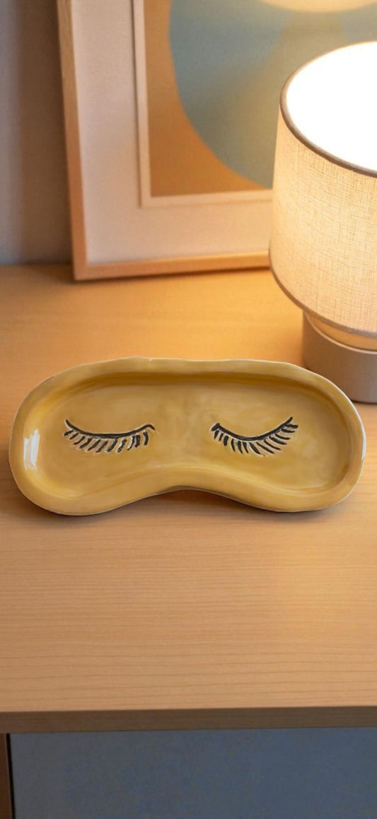 Ceramic glasses holder
